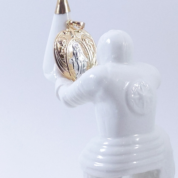 💞 Virgin Mary Pendant + Necklace - Picture 6 of 8